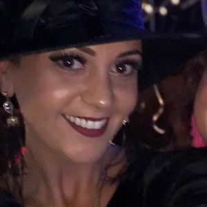 Meet your Posher, Randi